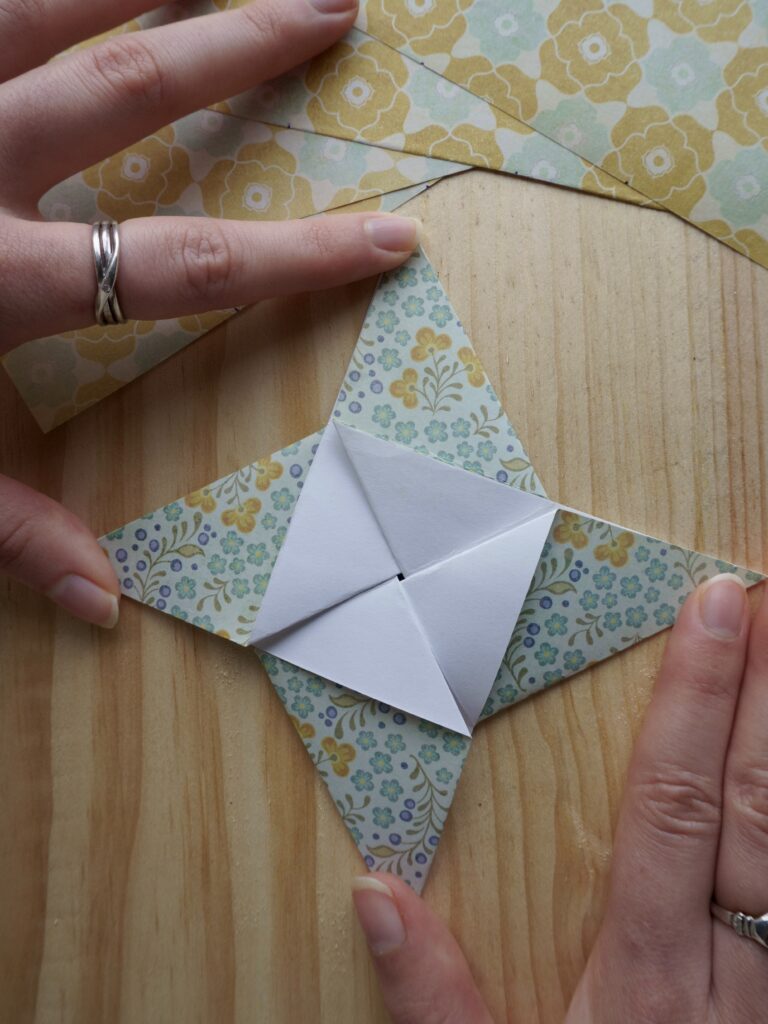 DIY – Les sachets de graines SIMPLISSIMES en origami – Queen For A Day