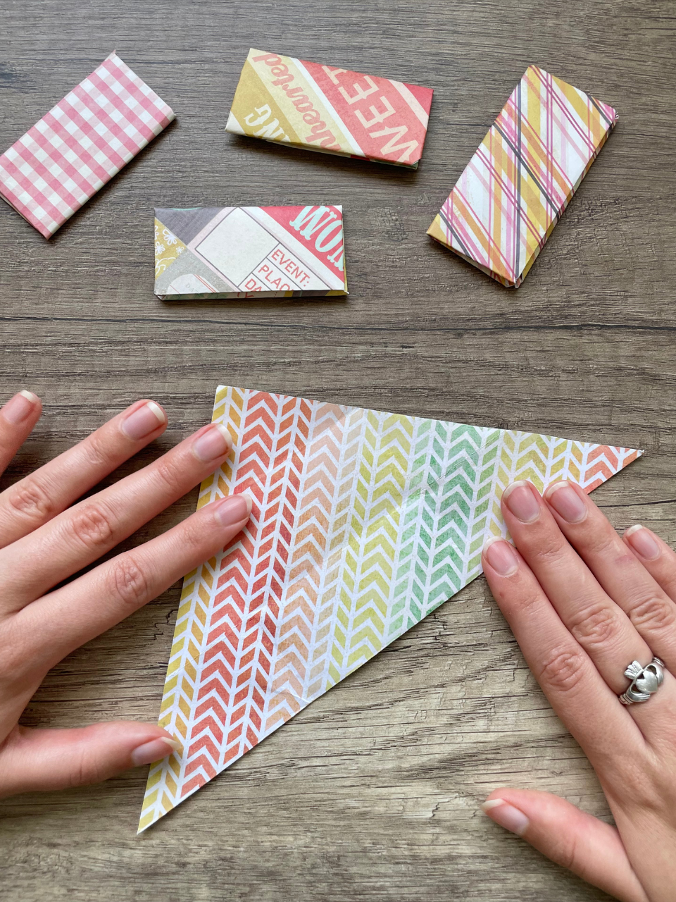 Pliage origami sachets graines en papier
