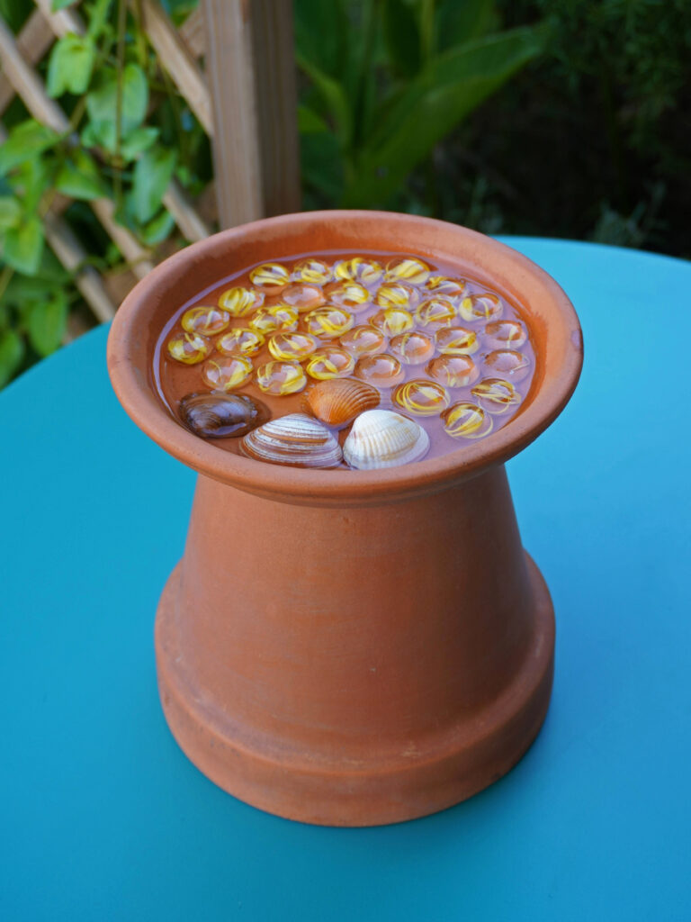 DIY créer un abreuvoir à insectes au jardin