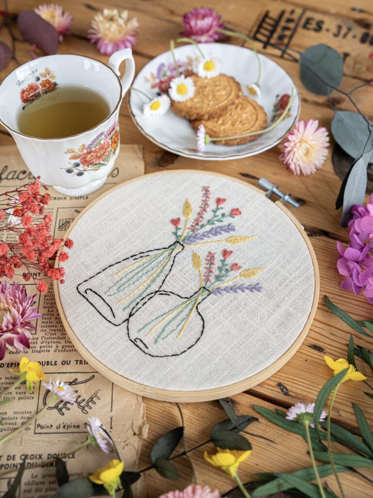 Kit de broderie végétale Maison Camomille